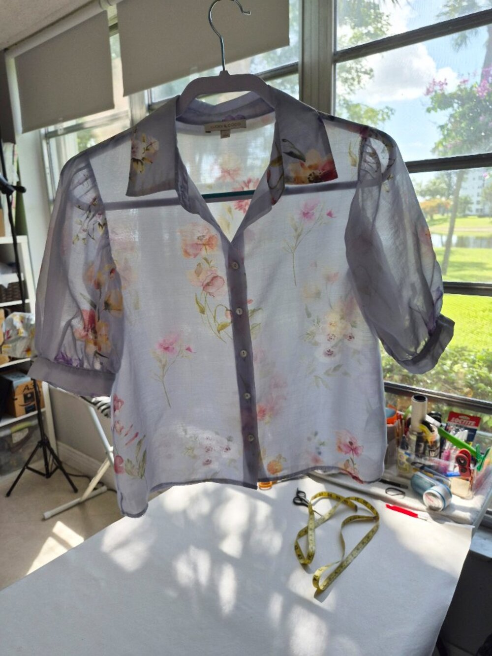 Lucky & Coco Lightweight Puff Sleeve Loose fit Floral Semi Sheer Blouse S - Picture 9 of 15